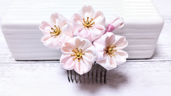 桜 つまみ細工の髪飾り ヘアコーム【ピンク】 3枚目の画像