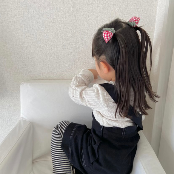 ころんといちごのヘアゴム / ギンガムチェック 4枚目の画像