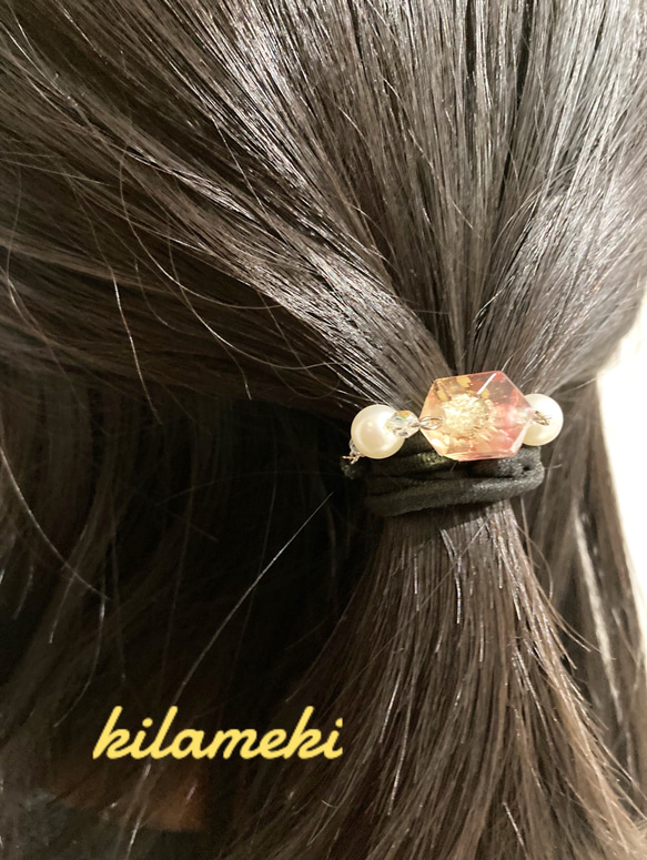 桜色×イエローのグラデーションとパール　ヘアゴム 3枚目の画像