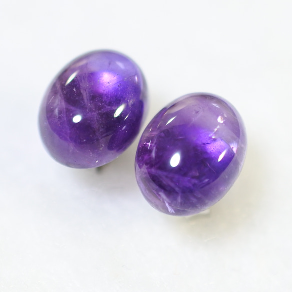 （獨一無二的物品）紫水晶耳釘，10 x 8 毫米（鈦柱） 第3張的照片