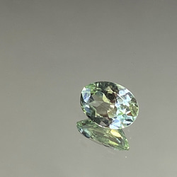 ◆ﾐﾝﾄｶﾞｰﾈｯﾄ　0.96ct　緑色【限定1個】グリーンとピンクに色が変色します。とても魅力的な 石　CA-003　 2枚目の画像