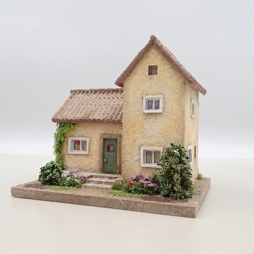 小さいお家 春色のフランス田舎の家（イエロー） -Small (1/75