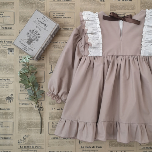 ピンクブラウンのフリルワンピース 子供服 B-boutique by ankosi