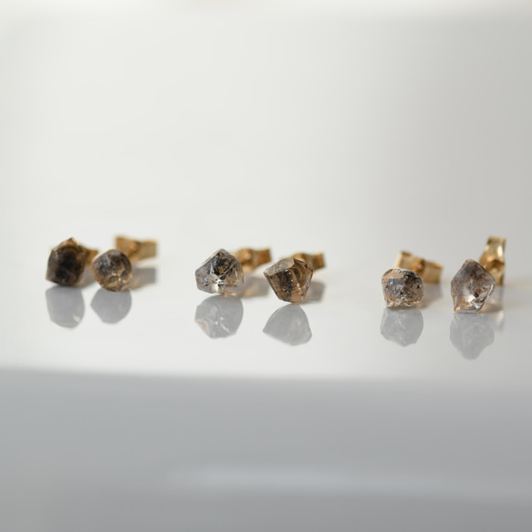 Herkimer 鑽石迷你耳環，寶石、礦物、水晶、天然石材，簡約，工作、辦公室、通勤，小號 (No.2370) 第4張的照片