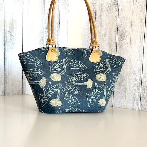 ミナペルホネン　ファスナー付きマルシェトートバック pomppia ミナペルホネン ファスナー付きマルシェトートバック pomppia