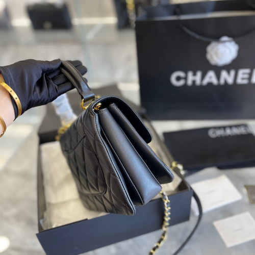 シンプルでお洒落♪【CHANEL】 シャネル ショルダーバック org.jpg