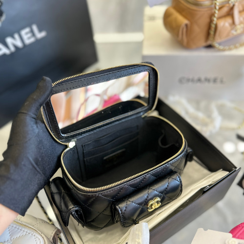 【小さくても核が違う♪】CHANEL ショルダーバッグ 毎日使いたい chanel 偽物 ショルダーバッグ 大きいロゴ ダブル
