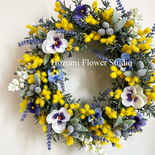 ミモザとブルースターチスのリース ミランドールミモザ 貝細工 春