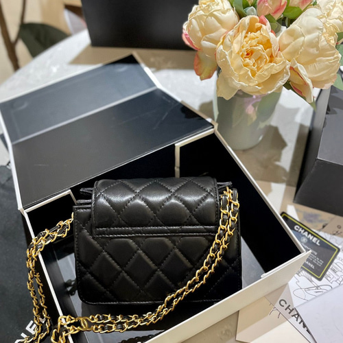 Chanel 23 c新製品ヘッドレイヤースモールムートンチェーンバッグ