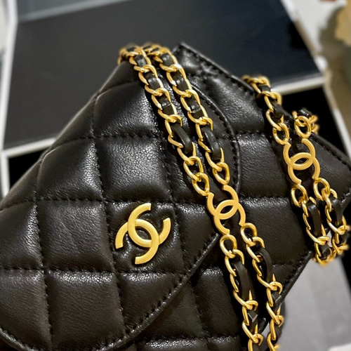 Chanel 23 c新製品ヘッドレイヤースモールムートンチェーンバッグ