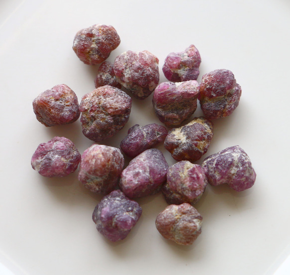 125ｃｔ　天然石　ルビー　原石　セット売り　パキスタン産 3枚目の画像