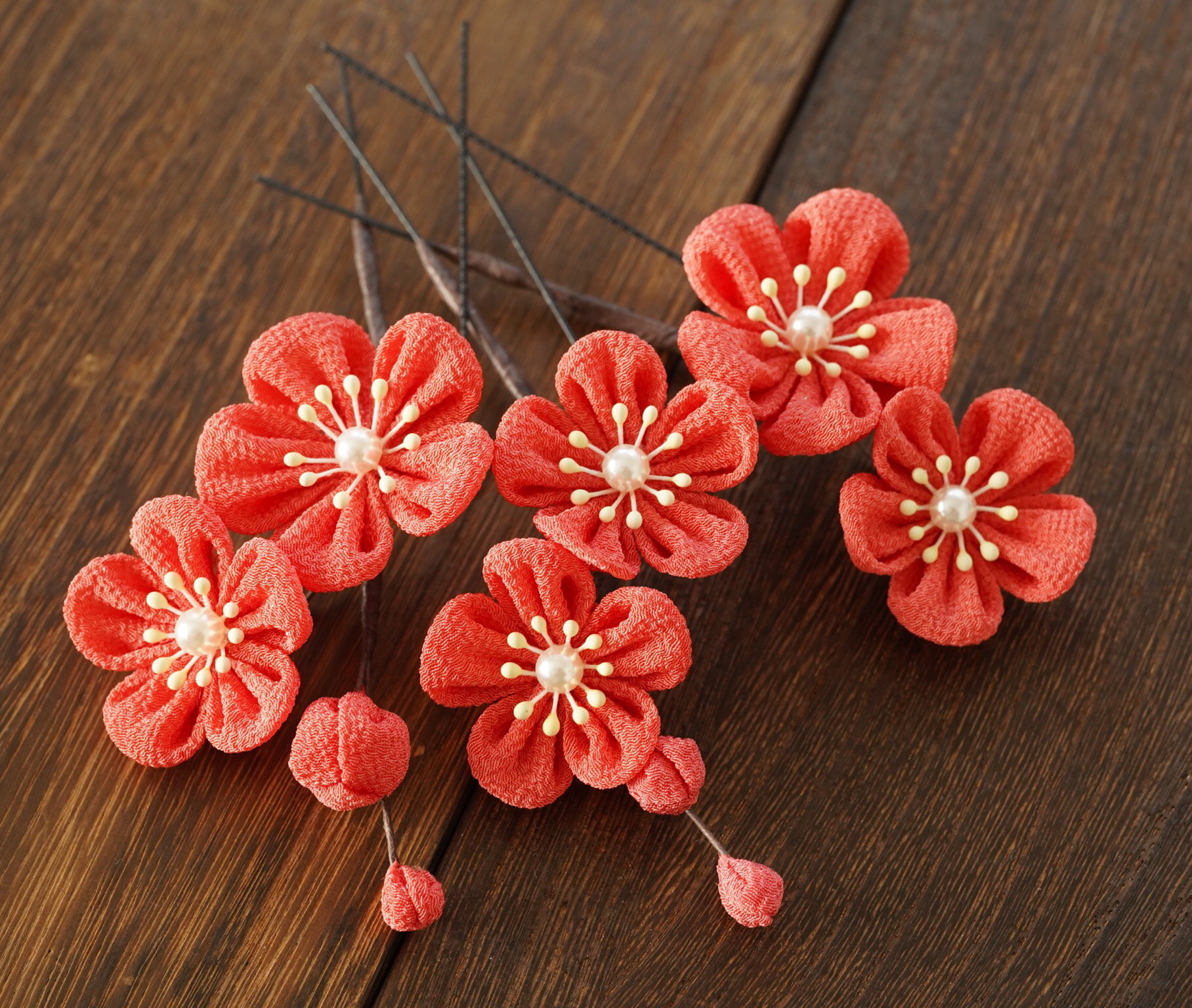 つまみ細工　髪飾り　✴︎結花✴︎紅・グリーン・マスタード　No.378再販2
