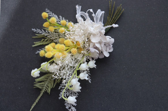 【春色コサージュ2023】スズランとミモザの花束風コサージュ 5枚目の画像