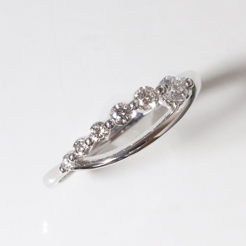 プラチナ　0.30ct　ウェーブ　デザイン　天然ダイヤモンド　リング　指輪　Pt900