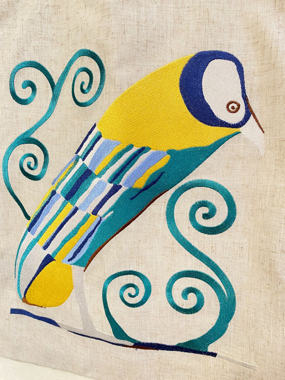 ■NEW■刺繍トートーバッグ (架空の鳥)　 A3 リネン　 2枚目の画像