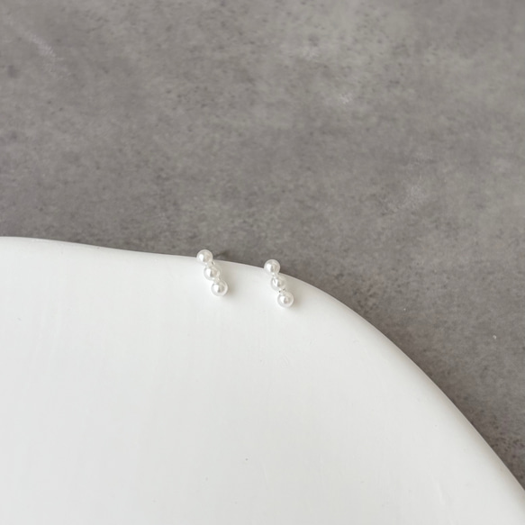 【つけっぱなし】華奢ラインパールピアス 10枚目の画像