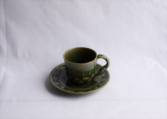 織部格子文コーヒーカップ＆ソーサー〈把手：編み込みタイプ〉 2枚目の画像