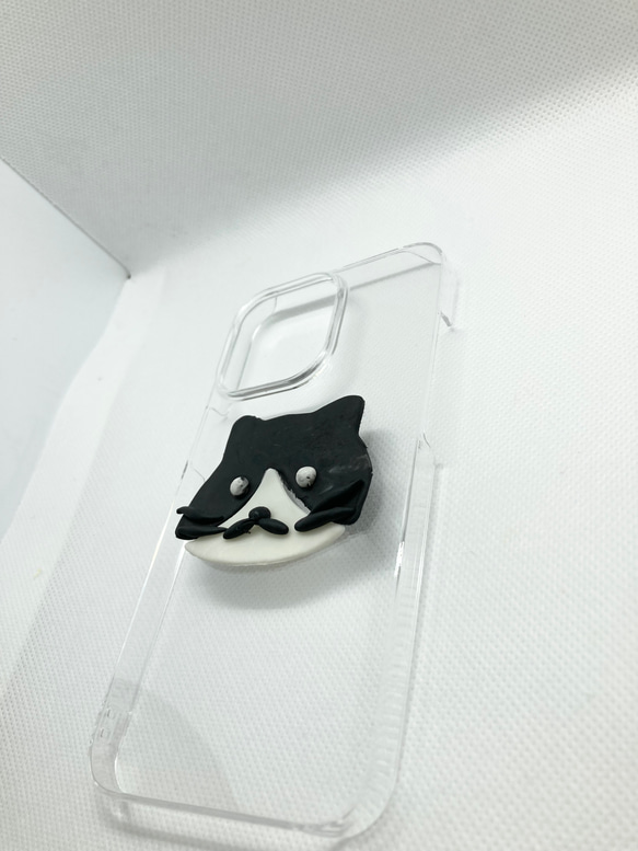 黒ブチの猫のiPhoneケース 3枚目の画像