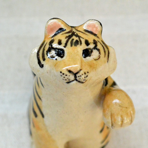 ベンガルトラの陶器　置物　動物 ベンガルトラの陶器 置物 動物 虎の置物 陶器製 楽天市場】送料無料 虎