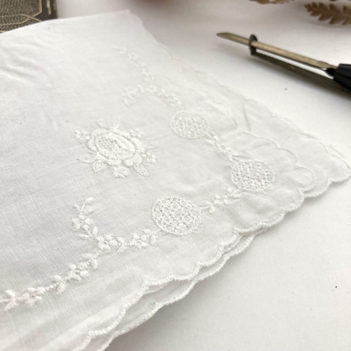 SALE】北欧ヴィンテージ丁寧なニードルワークが施されたテーブルクロス