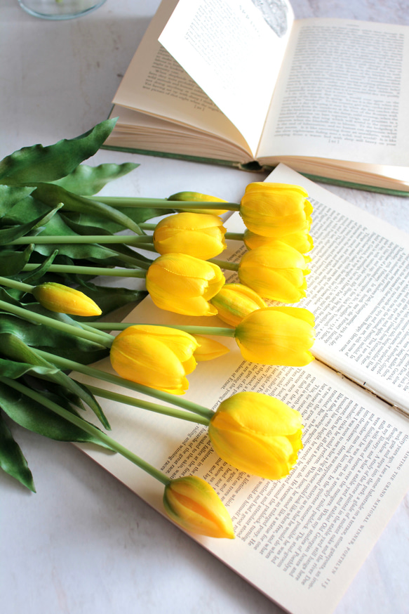 【リアルな触り心地】まるで生花のような瑞々しさ|春のチューリップ5本ブーケ|アーティフィシャルフラワー【イエロー】 12枚目の画像