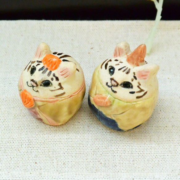 猫のお雛様　ひな人形　トラねこ　小さめサイズ　手作り陶器・陶芸　ネコの置き物 8枚目の画像