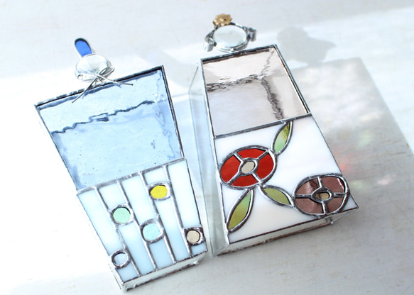 ステンドグラス お雛様 A おひなさま 桃の節句 初節句 ガラス雛 ひな祭り 置物 屏風 台座 幅約7㎝ 5㎝