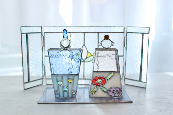 ステンドグラス お雛様 A おひなさま 桃の節句 初節句 ガラス雛 ひな祭り 置物 屏風 台座 幅約7㎝ 5㎝