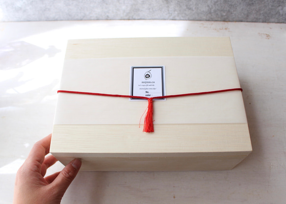 ステンドグラス お雛様 A おひなさま 桃の節句 初節句 ガラス雛 ひな祭り 置物 屏風 台座 幅約7㎝ 5㎝