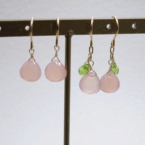 桜　トリプレット　カービング　ペリドット　14kgf ピアス 14kgf桜色ピンクカルセドニー＆ペリドットピアス