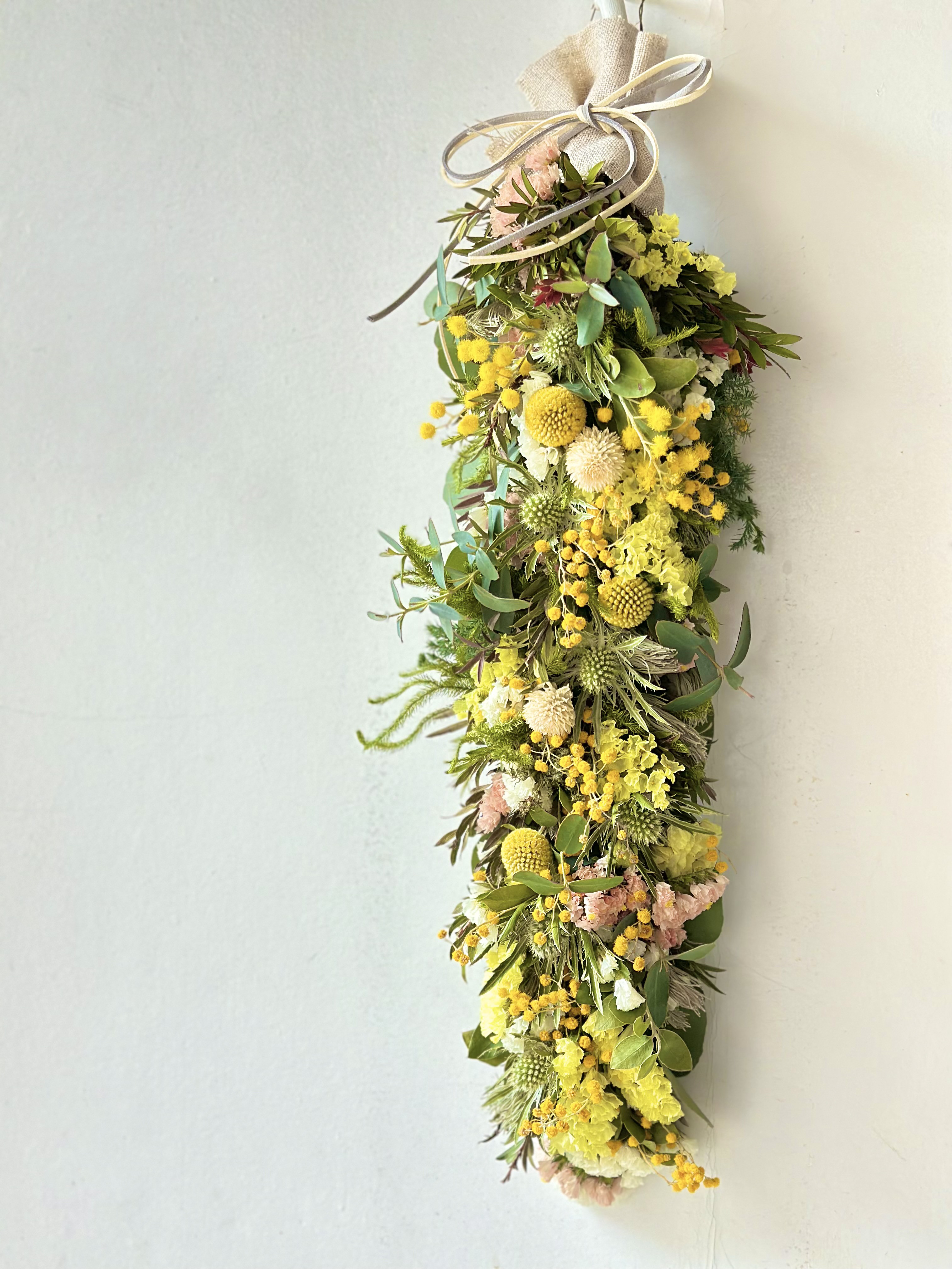 ＜作りたて発送始まりました＞　春の香りが繋がった　ミモザバトン　／生花からドライになる