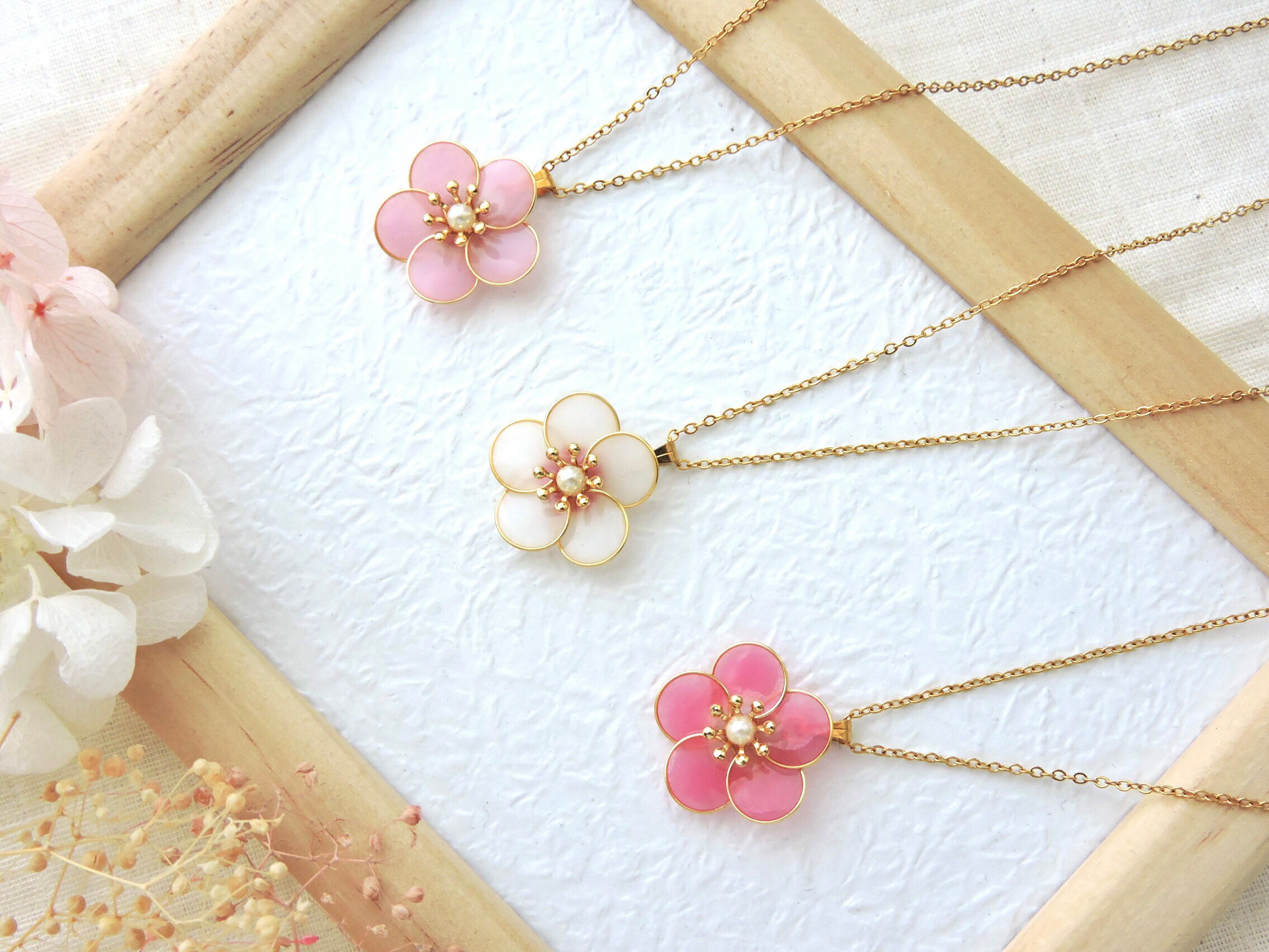 梅の花ネックレス Plum blossom necklace ネックレス・ペンダント