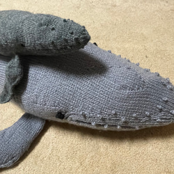 編み海洋生物ザトウクジラ魅力的かわいい編みぐるみ (母親サイズ） 7枚目の画像