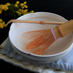 ミモザの抹茶碗砂糖衣の抹茶茶碗　ミモザハンド2023　布袋と手描きの桐箱入り砂糖衣（アイシング）のような質感の 青紫小花 10枚目の画像