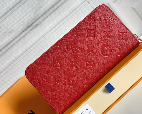 VUITTON 長財布 赤