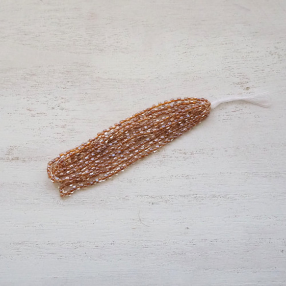 三角ビーズ（トライアングルビーズ） 広島ビーズ 714 糸通し 1m/1本 1枚目の画像