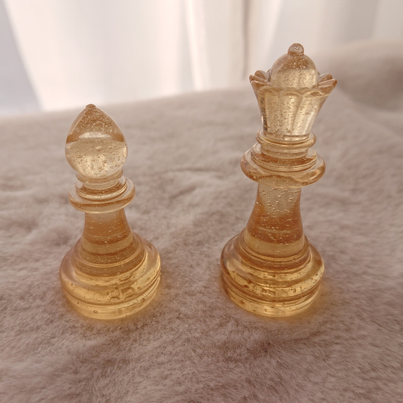 レジン製【チェスの駒】はちみつカラー　クイーン・ビショップ 2枚目の画像