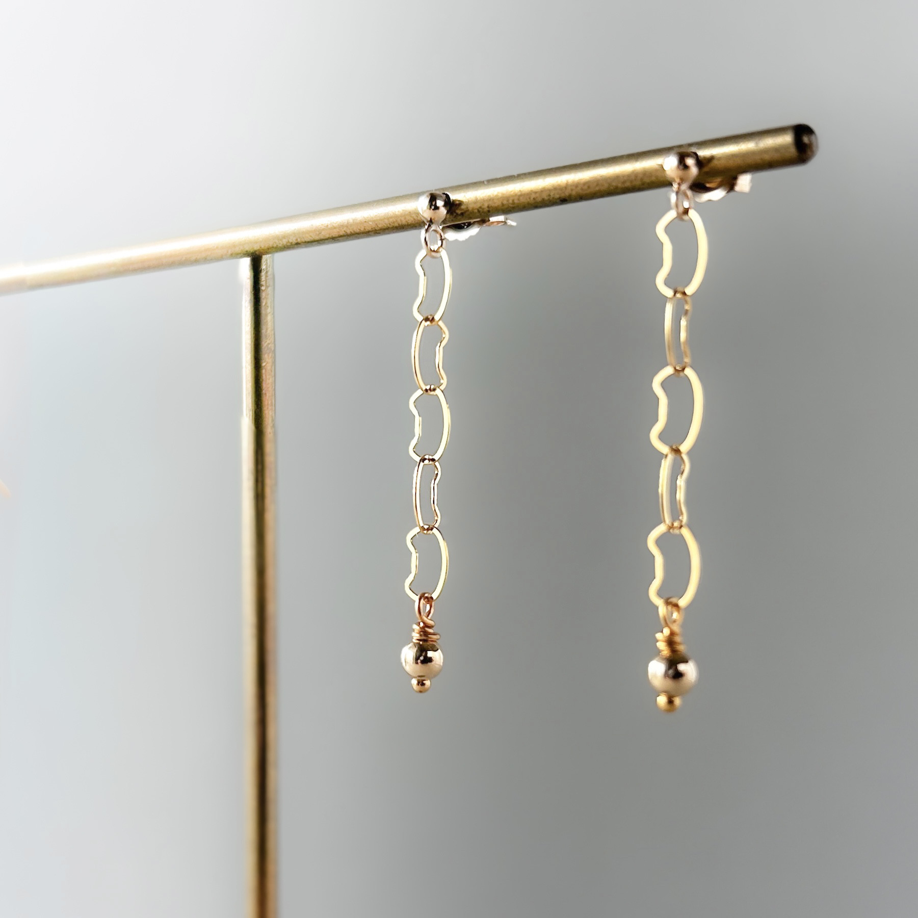 ✧まいにち猫パレード！✧ 猫チェーンピアス（14kgf・選べる金具）猫モチーフ・軽やか揺れピアス