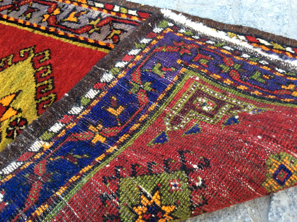 手織りトルコ絨毯 106x51cm ヴィンテージ ラグ 6枚目の画像
