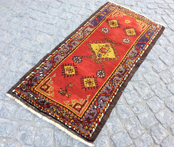 手織りトルコ絨毯 106x51cm ヴィンテージ ラグ 2枚目の画像