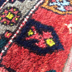 手織りトルコ絨毯 111x57cm アンティーク ラグ 6枚目の画像