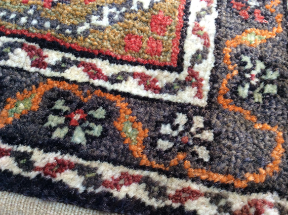 手織りトルコ絨毯 107x57cm ヴィンテージ ラグ 5枚目の画像
