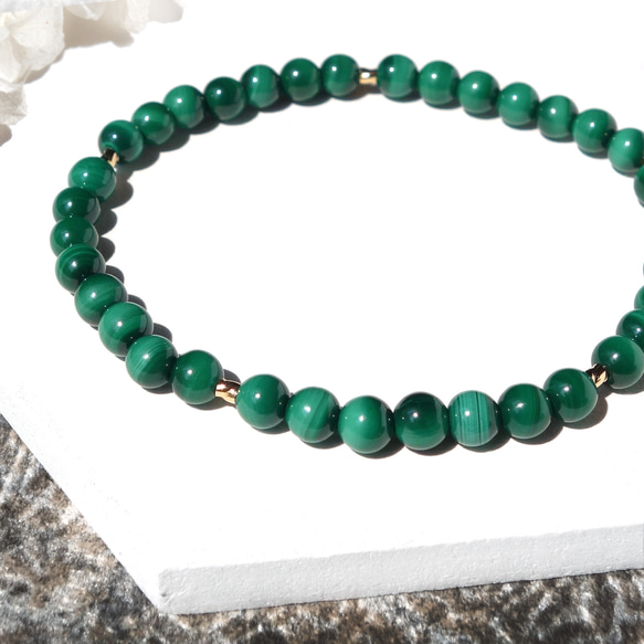 Malachite／【ハイクオリティ】個性的な孔雀石 マラカイト極小粒ブレスレット／Little／リトル 1枚目の画像