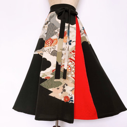 上質黒留袖 差し色ロングスカート フレア ウエストゴム 衣装 結婚式 着物リメイク フリー 黒 赤（A5202） 2枚目の画像
