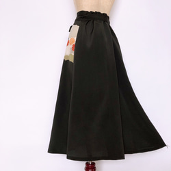 上質黒留袖 差し色ロングスカート フレア ウエストゴム 衣装 結婚式 着物リメイク フリー 黒 赤（A5202） 9枚目の画像