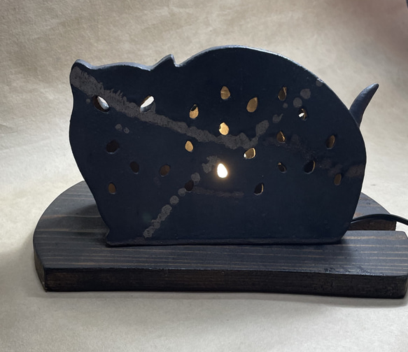 陶器で作った「猫のランプ」 3枚目の画像