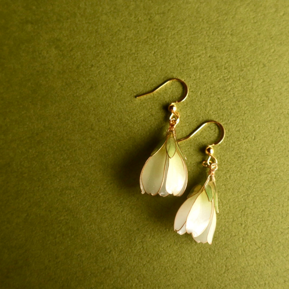 上品な薄緑の桜ピアス(イヤリング)｜金属アレルギー対応｜ウェディング｜桜ハンドメイド2024