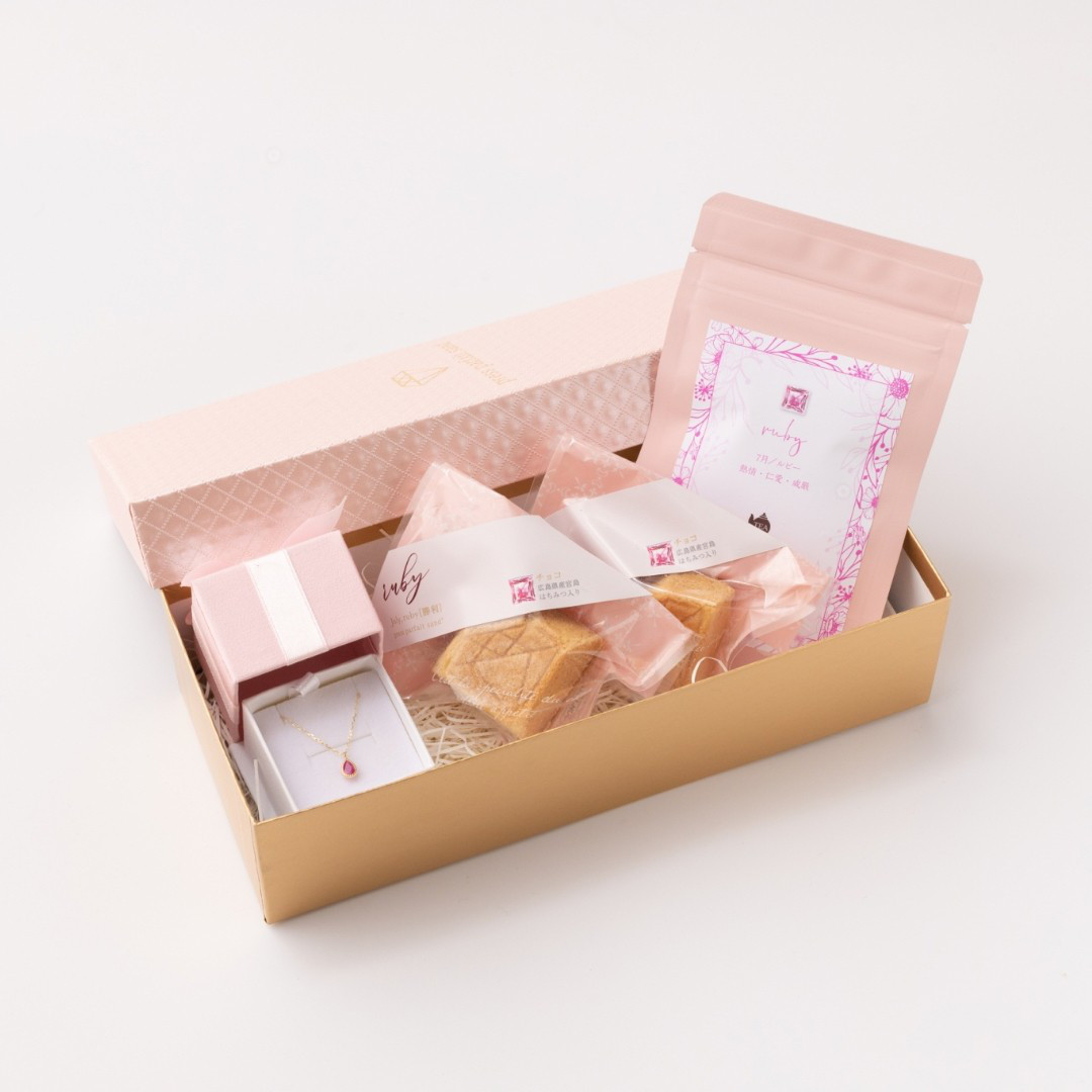 【誕生日・記念日のお祝い】7月誕生石ドロップ型 ルビーネックレス＆ダイヤモンド型バターサンド＆紅茶セット