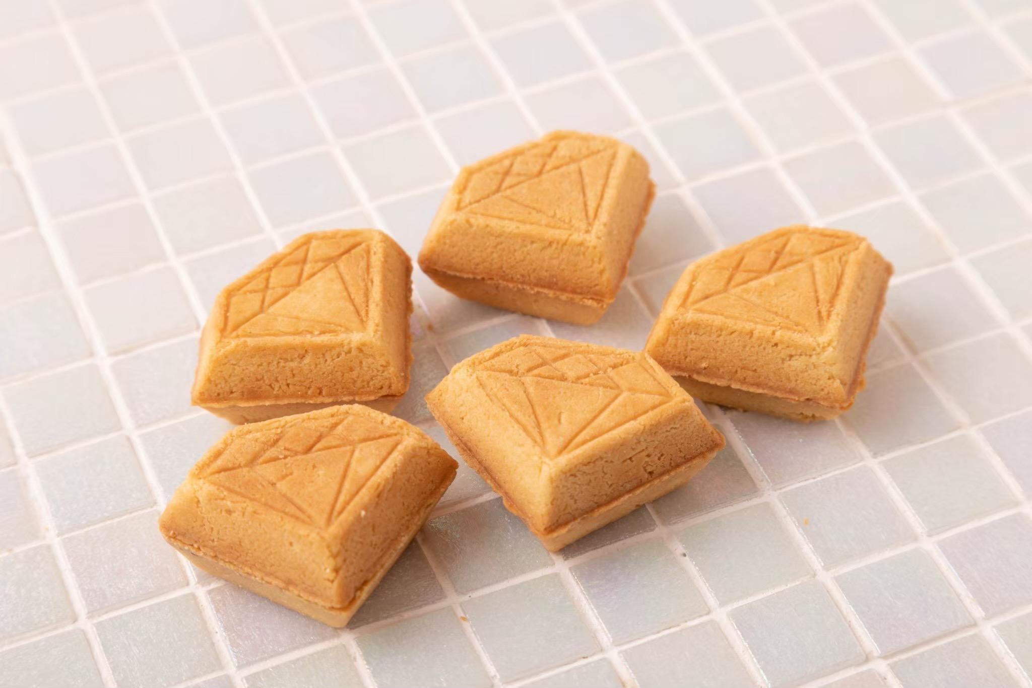 【誕生日・記念日のお祝い】12月誕生石ドロップ型 タンザナイトネックレス＆ダイヤモンド型バターサンド＆紅茶セット