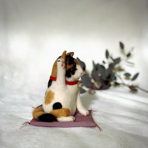 羊毛フェルト招き猫 三毛猫 羊毛フェルト kumo no hituzi 通販